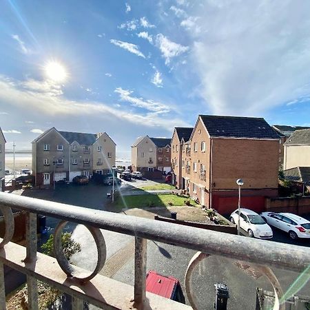 Sea Escape The Tardiis Beachfront Location Aberavon Beach Sea Views Driveway Parking Порт-Толбот Экстерьер фото